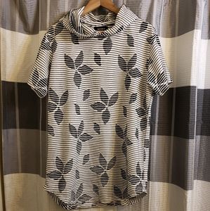 Hooded t shirt